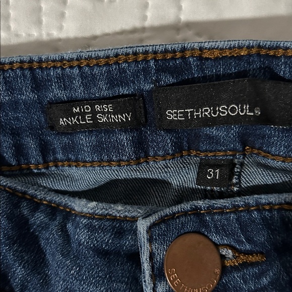 Classic Blue Women's Jeans light distress sz: 31 - Picture 5 of 5